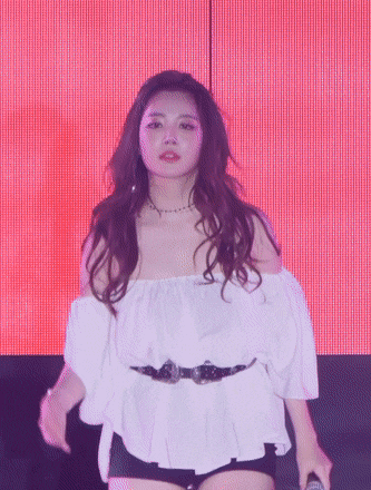 
[스압] 유라 레전드 의상.gif
