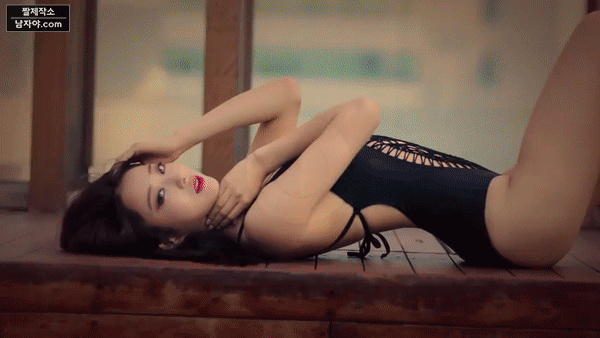 
수영복 입은 경리.jpgif
