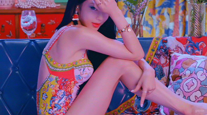 
수영복 입은 경리.jpgif
