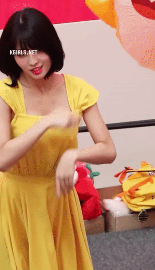 
섹시한 모모.gif
