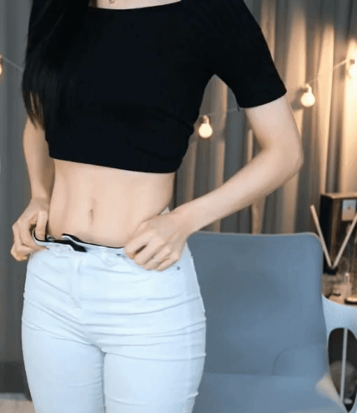 흰바지 복근녀.gif
