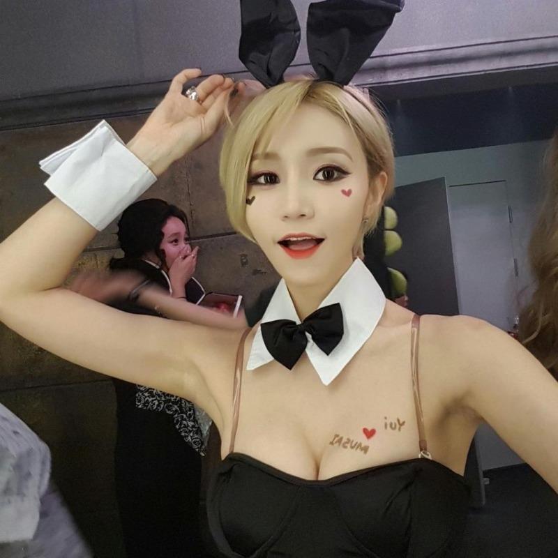 
모델 이유이

