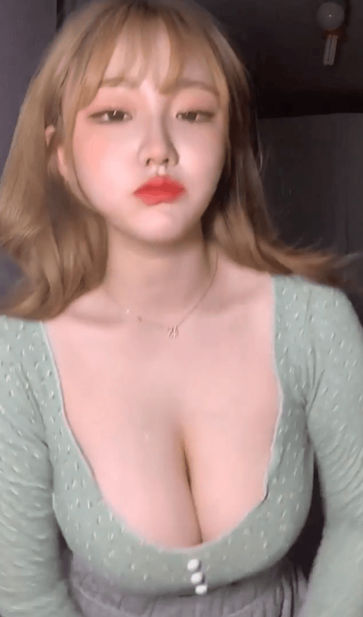 
떠오르는 20살....h
