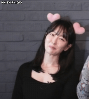 
안 하던 머리띠를 한 박선영 아나운서.gif
