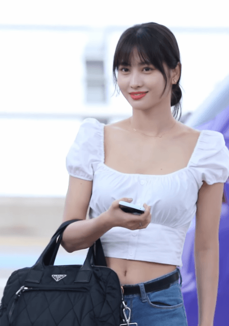 
글래모모의 자신감 있는 공항패션.jpgif
