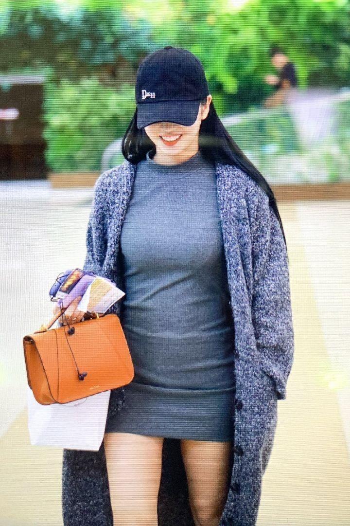 
글래모모의 자신감 있는 공항패션.jpgif
