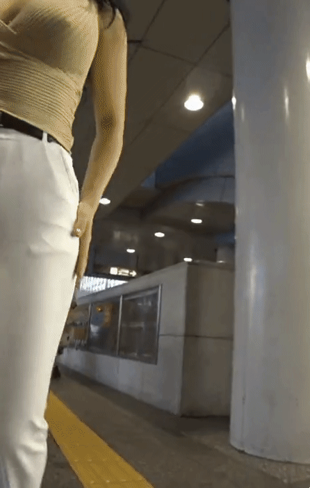 
시선 참기 lv.99 다른짤.gif...
