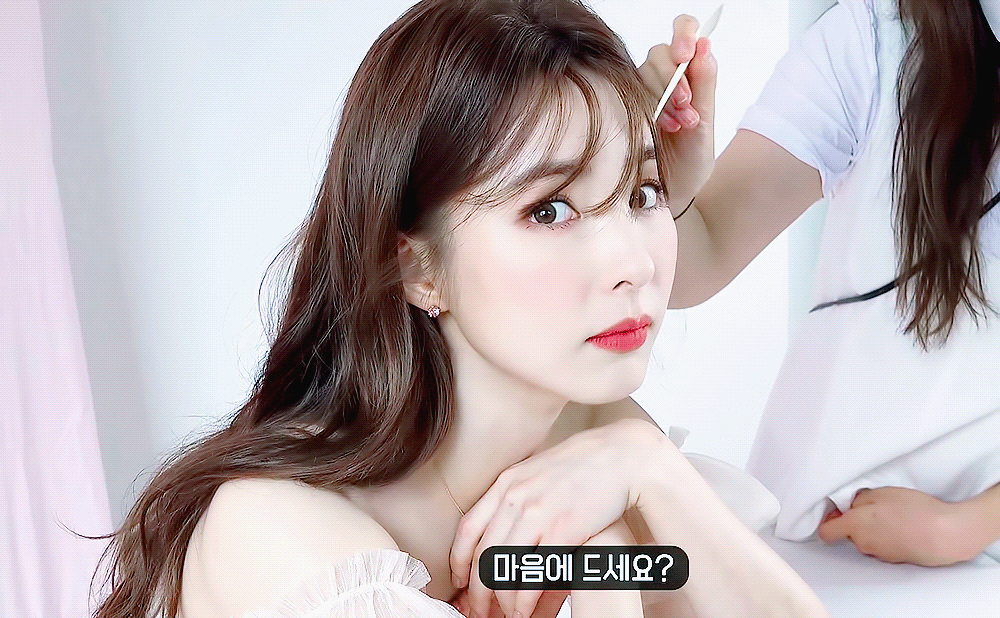 
바닐라코 광고찍는 신세경 미모 ㄷㄷ.gif

