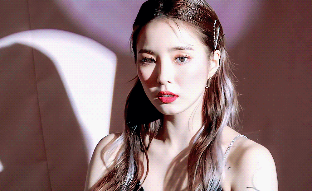 
바닐라코 광고찍는 신세경 미모 ㄷㄷ.gif
