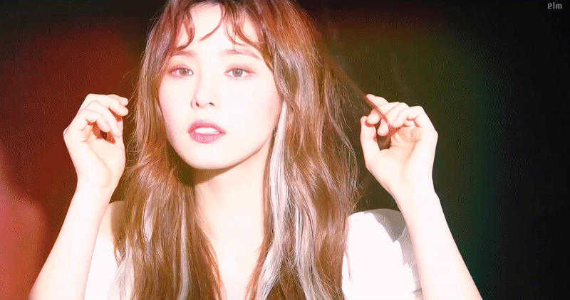 
바닐라코 광고찍는 신세경 미모 ㄷㄷ.gif
