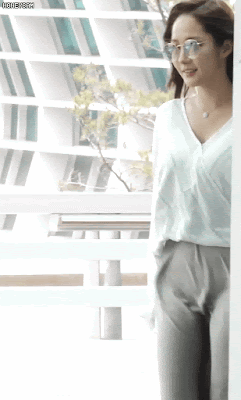 
바람이 심하게 불때.gif...
