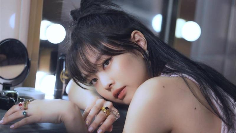
앞머리 내린 블랙핑크 제니.jpg
