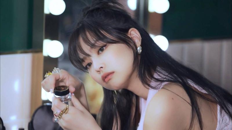
앞머리 내린 블랙핑크 제니.jpg
