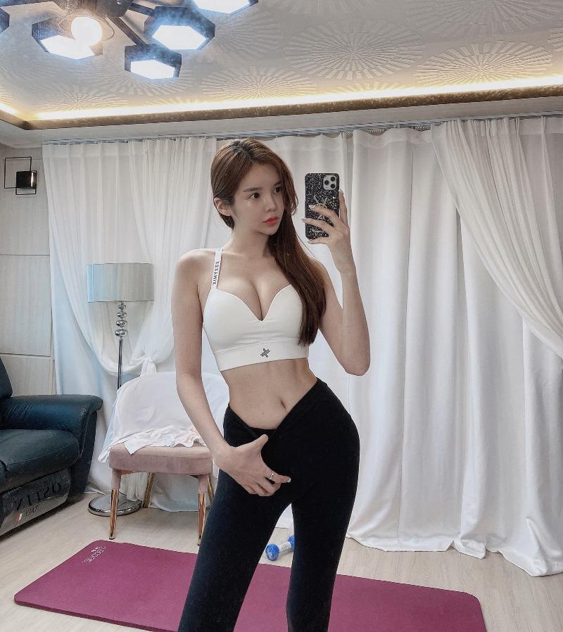 
한규리와 점심시간에 한판?
