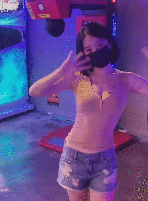 동네... 오락실.. 놀러간... 왕가슴... 유튜버.. 누나..