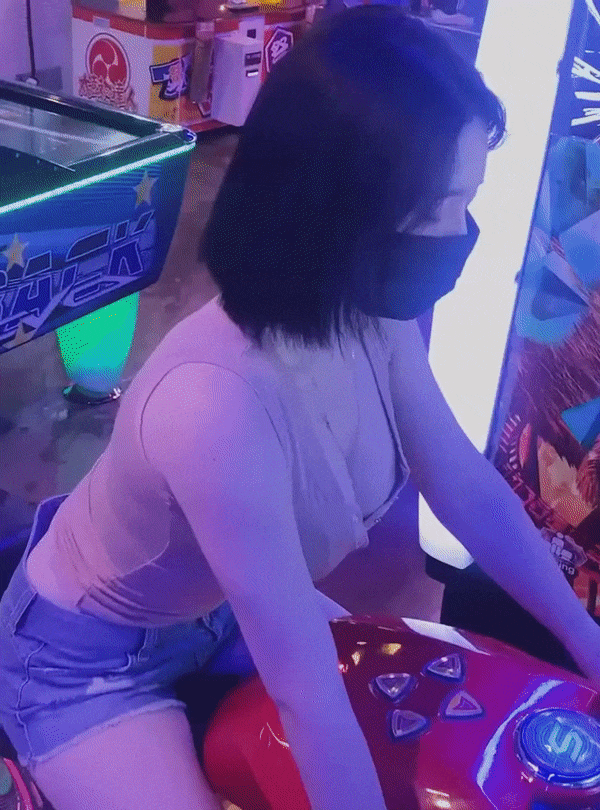동네... 오락실.. 놀러간... 왕가슴... 유튜버.. 누나..