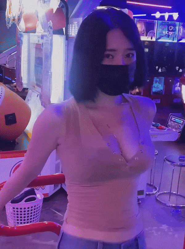 동네... 오락실.. 놀러간... 왕가슴... 유튜버.. 누나..