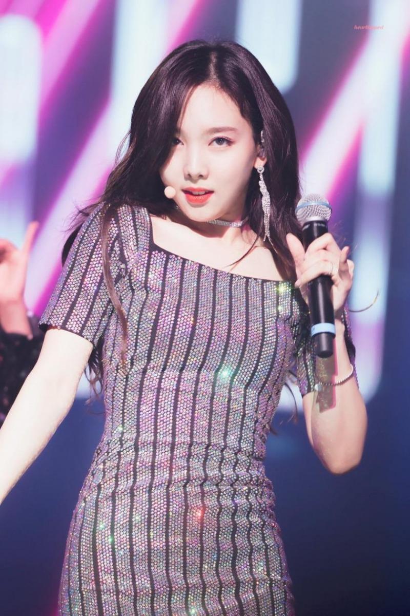 
몸매가 진짜 이쁜 임나연.jpgif
