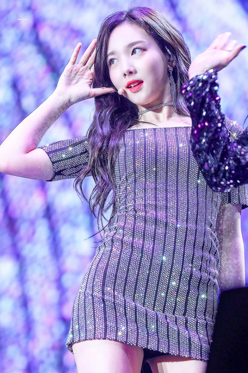 
몸매가 진짜 이쁜 임나연.jpgif
