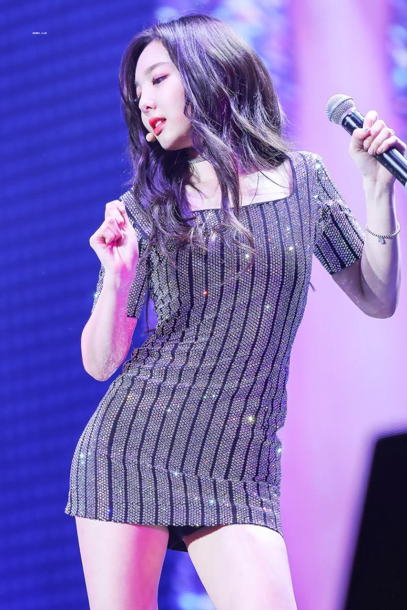 
몸매가 진짜 이쁜 임나연.jpgif
