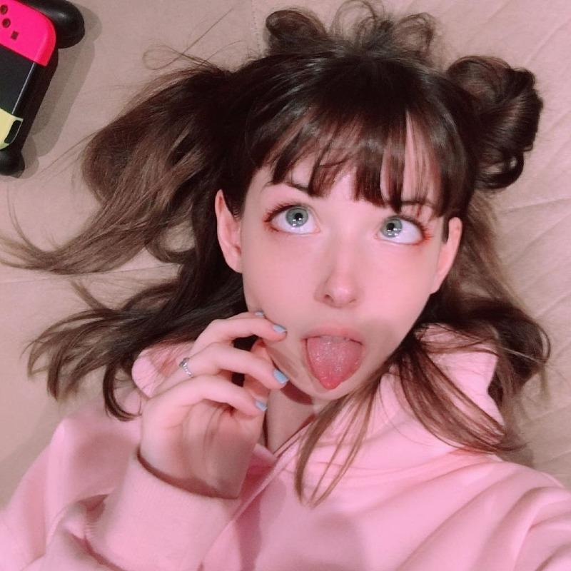 
러시아 낼름녀.gif
