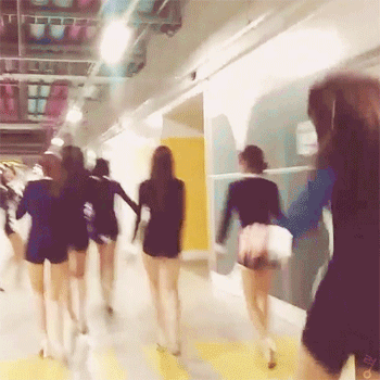 
스타킹이 잘 어울렷던 나인뮤지스.gif
