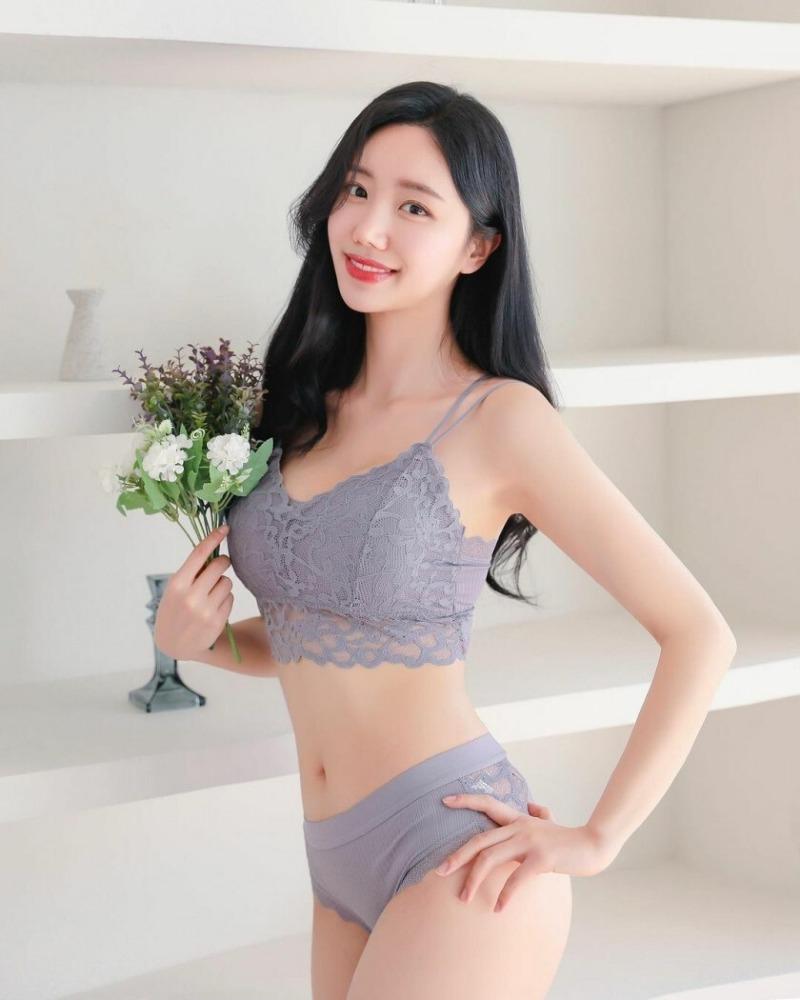 
모델 하린
