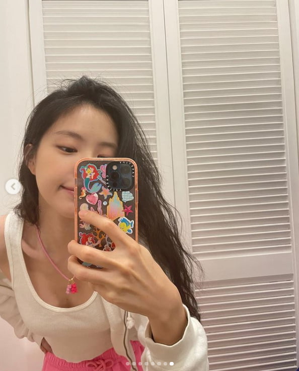 
손나은
