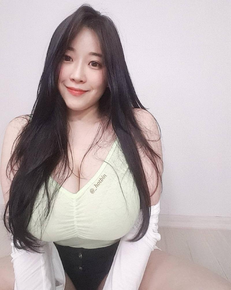 
육덕 I컵 덩실덩실
