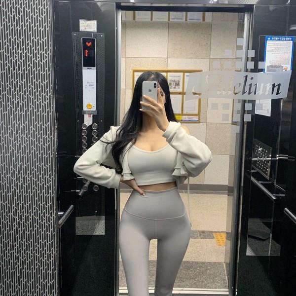 
슬렌더 셀카
