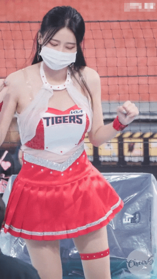 
자신있는.. 몸매... 치어리더... 누나..
