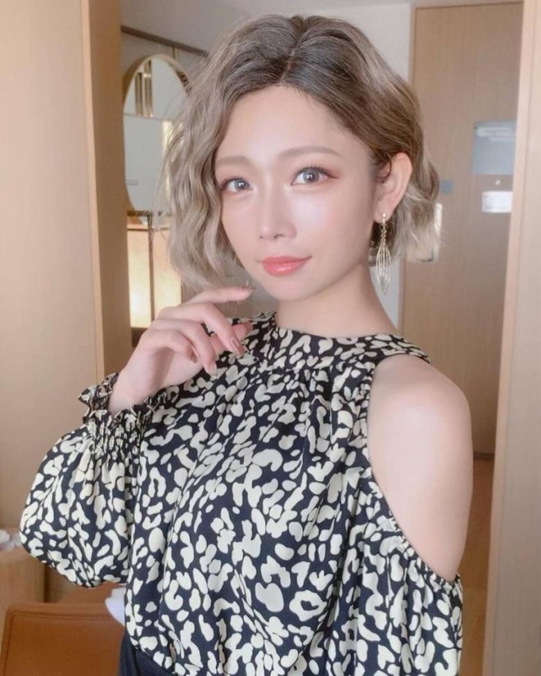 
사쿠라 마나
