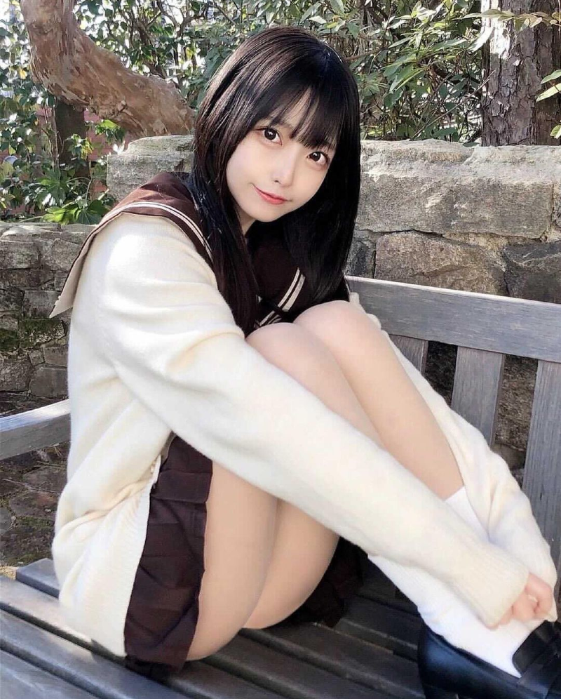 발 스타킹 신은 사진도 음란사진임??? 왜 삭제되는거지???