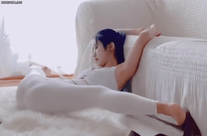 
후방] 스트레칭하는 요가 플로우
