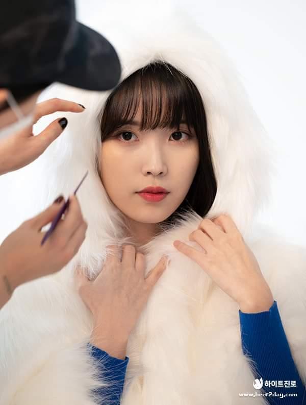 
[스압] 진로에서 올린 미공개 아이유 사진.jpg
