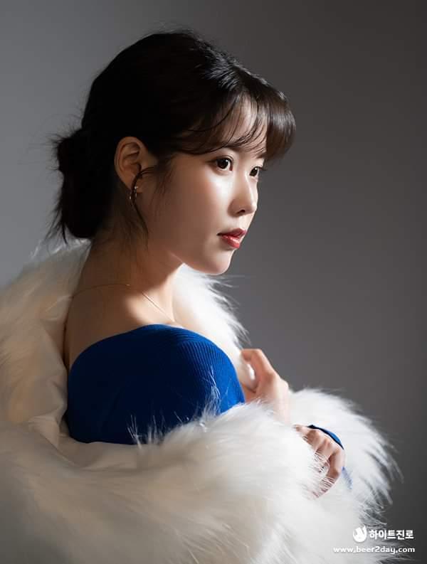 
[스압] 진로에서 올린 미공개 아이유 사진.jpg
