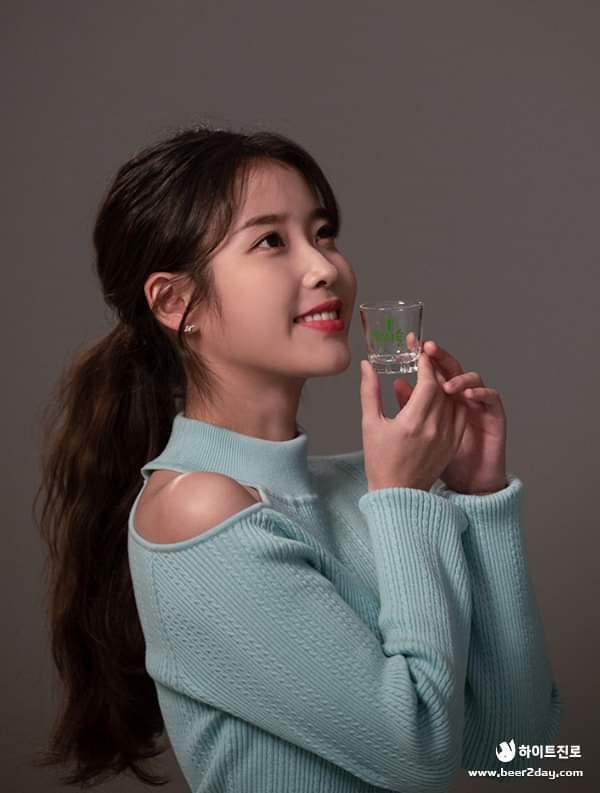 
[스압] 진로에서 올린 미공개 아이유 사진.jpg
