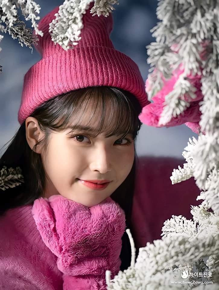 
[스압] 진로에서 올린 미공개 아이유 사진.jpg
