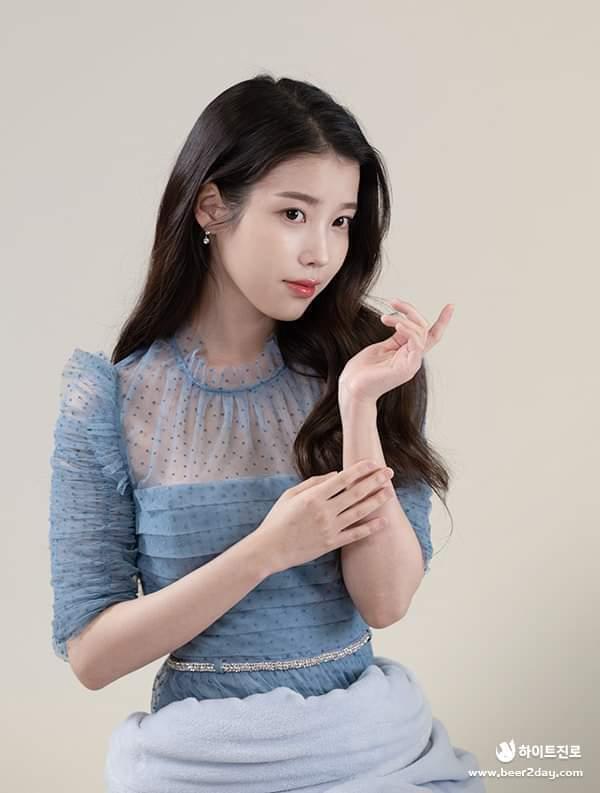 
[스압] 진로에서 올린 미공개 아이유 사진.jpg
