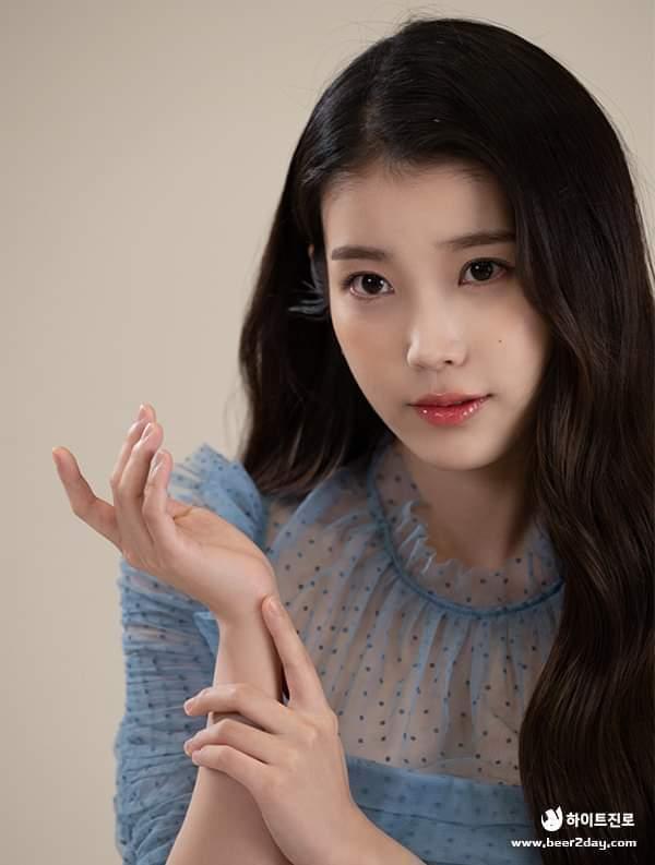 
[스압] 진로에서 올린 미공개 아이유 사진.jpg
