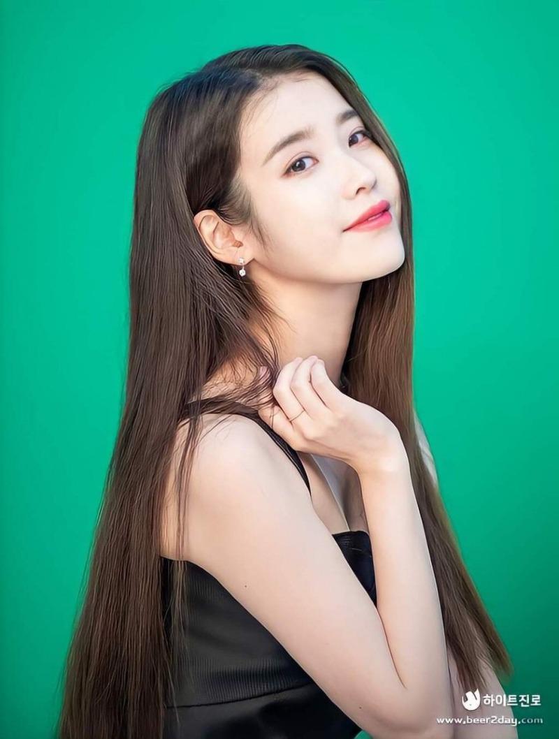 
[스압] 진로에서 올린 미공개 아이유 사진.jpg
