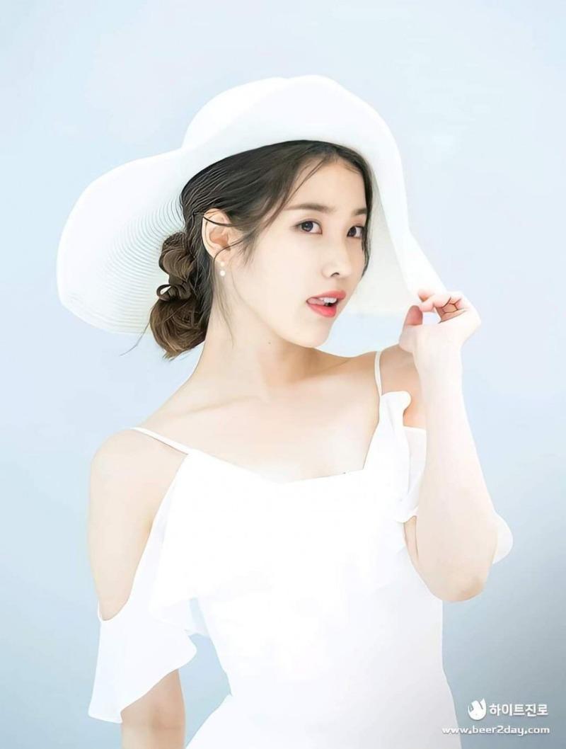 
[스압] 진로에서 올린 미공개 아이유 사진.jpg
