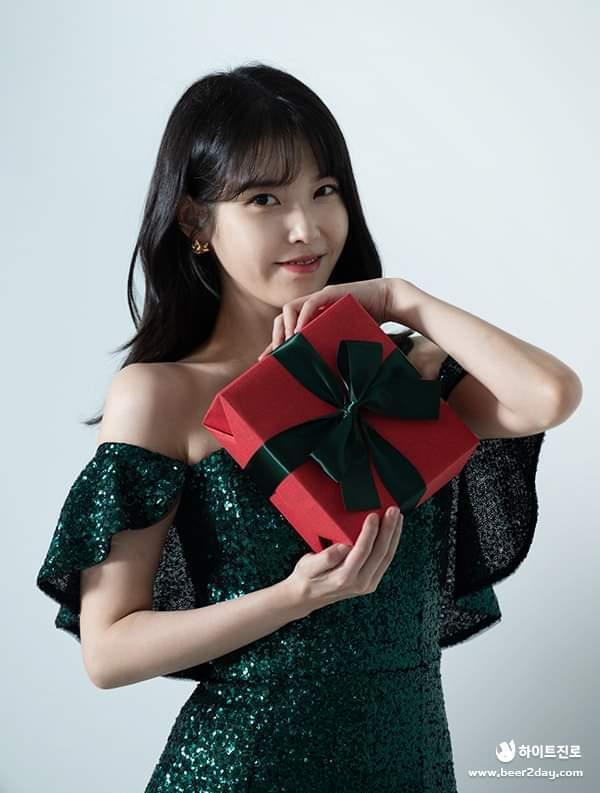 
[스압] 진로에서 올린 미공개 아이유 사진.jpg
