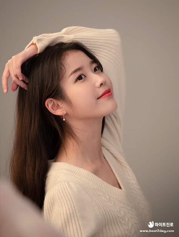 
[스압] 진로에서 올린 미공개 아이유 사진.jpg
