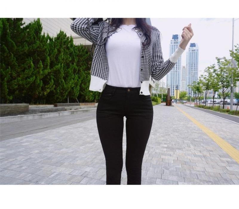 
이눈나 은근 좋지 않냐
